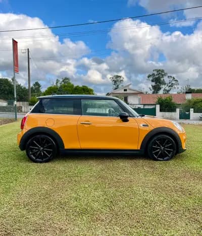 Vendo MINI Cooper 2014 - 12900 EUR, 215000 km - AUTO.MOTO.pt