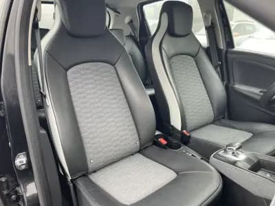 Vendo Renault Zoe 2020 - 15250 EUR, 80651 km - AUTO.MOTO.pt