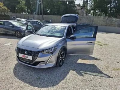 Vendo Peugeot 208 2021 - 16499 EUR, 82000 km - AUTO.MOTO.pt