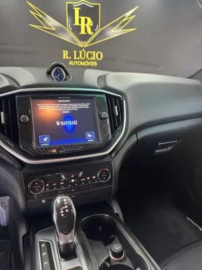 Sell Maserati Ghibli 2014 - 31000 EUR, 226000 km - AUTO.MOTO.pt