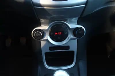 Sell Ford Fiesta 2009 - 5990 EUR, 180000 km - AUTO.MOTO.pt