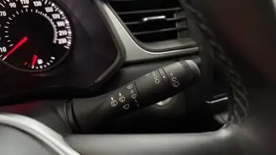 Vendo Renault Captur 2022 - 16490 EUR, 100230 km - AUTO.MOTO.pt