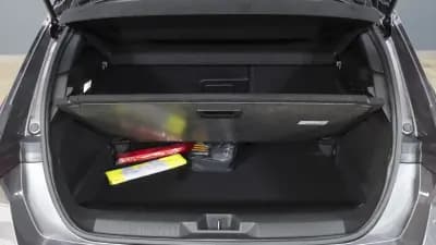 Vendo Opel Astra 2024 - 24450 EUR, 13500 km - AUTO.MOTO.pt