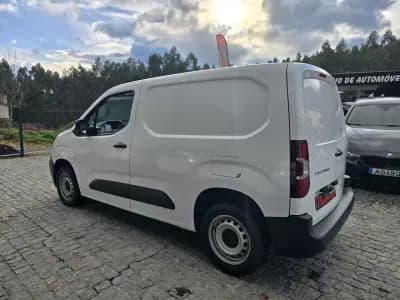 Vendo Peugeot Partner 2020 - 13900 EUR, 99000 km - AUTO.MOTO.pt