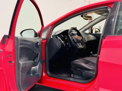 Vendo SEAT Ibiza 2014 - 10250 EUR, 142000 km - AUTO.MOTO.pt