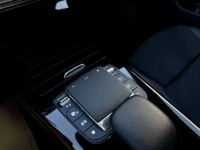 Vendo Mercedes-Benz A 180 Limousine 2020 - 29950 EUR, 97000 km - AUTO.MOTO.pt