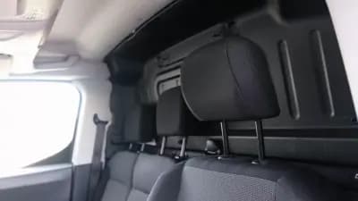 Vendo Peugeot Partner L2 caixa automática 130cv 2019 - 17900 EUR, 163000 km - AUTO.MOTO.pt