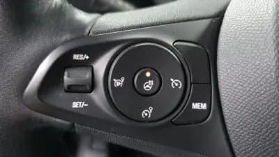 Vendo Opel Corsa-e 2022 - 17990 EUR, 42000 km - AUTO.MOTO.pt