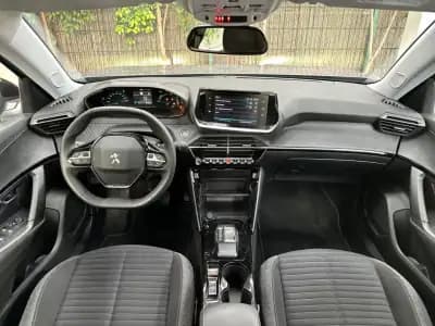 Vendo Peugeot e-2008 2023 - 22500 EUR, 46500 km - AUTO.MOTO.pt