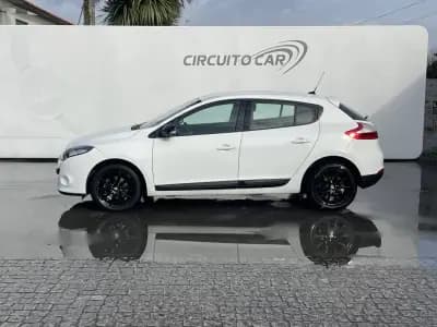 Vendo Renault Mégane 2011 - 7500 EUR, 272530 km - AUTO.MOTO.pt