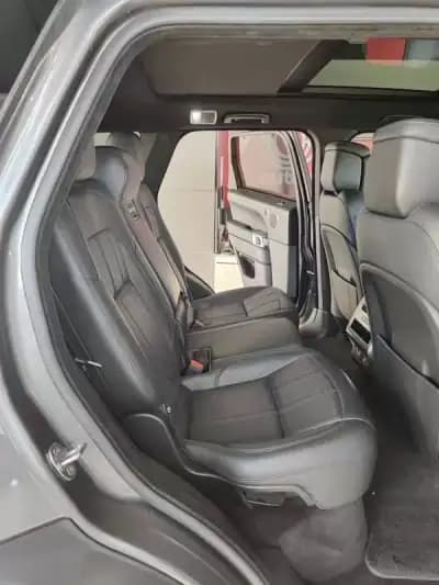 Vendo Land Rover Range Rover Sport 2018 - 42990 EUR, 159000 km - AUTO.MOTO.pt