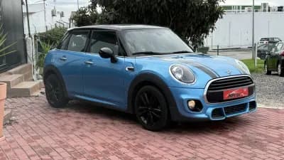 Vendo MINI Cooper 2018 - 19990 EUR, 102000 km - AUTO.MOTO.pt