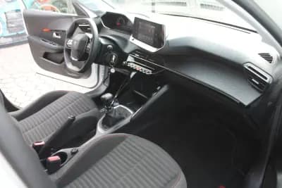 Vendo Peugeot 208 2022 - 16750 EUR, 121000 km - AUTO.MOTO.pt