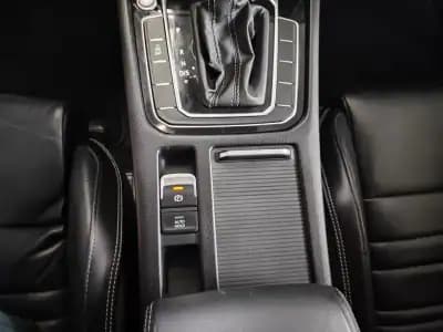 Vendo Volkswagen Passat Variant 2018 - 21990 EUR, 137500 km - AUTO.MOTO.pt