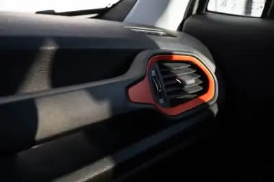 Vendo Jeep Renegade 2020 - 27500 EUR, 24000 km - AUTO.MOTO.pt