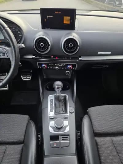 Sell Audi A3 Sportback 2017 - 18990 EUR, 164000 km - AUTO.MOTO.pt