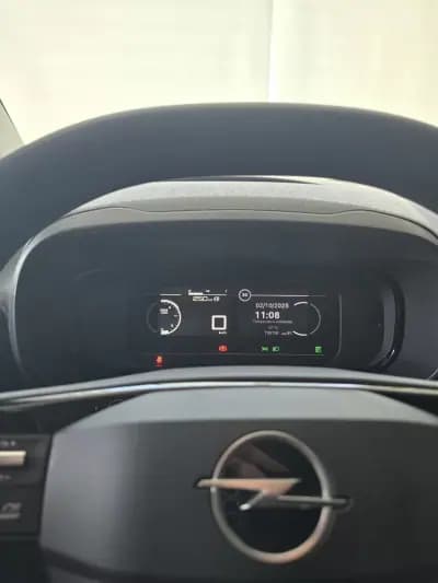 Vendo Opel Combo 2024 - 21900 EUR, 11972 km - AUTO.MOTO.pt