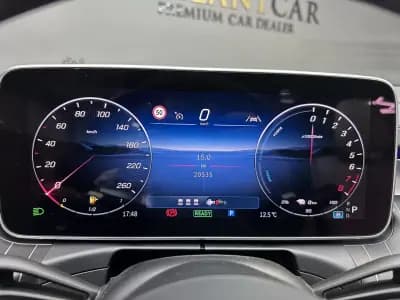 Vendo Mercedes-Benz C 300 2024 - 51990 EUR, 20500 km - AUTO.MOTO.pt