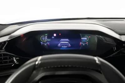 Vendo Peugeot 408 2024 - 34450 EUR, 33760 km - AUTO.MOTO.pt