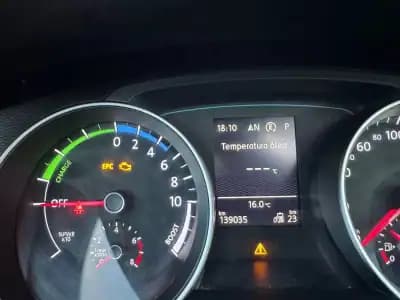 Vendo Volkswagen Golf 2015 - 16900 EUR, 139035 km - AUTO.MOTO.pt