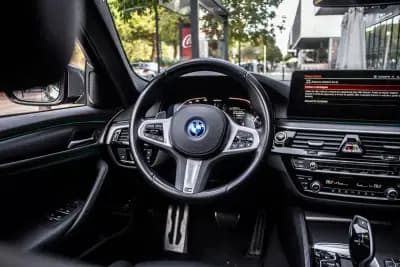 Vendo BMW 530e 2022 - 42390 EUR, 52311 km - AUTO.MOTO.pt