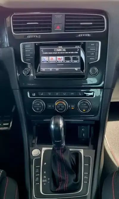 Vendo Volkswagen Golf 2015 - 22490 EUR, 108000 km - AUTO.MOTO.pt