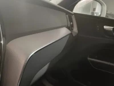 Sell Volvo XC 60 2018 - 31490 EUR, 132000 km - AUTO.MOTO.pt