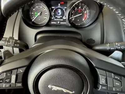 Vendo Jaguar F-Type 2018 - 46000 EUR, 64200 km - AUTO.MOTO.pt