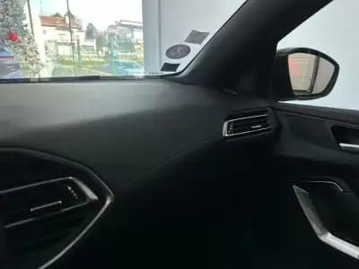 Sell Peugeot 308 2024 - 14990 EUR, 91000 km - AUTO.MOTO.pt