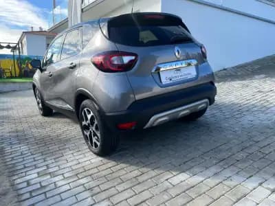 Vendo Renault Captur 2019 - 16990 EUR, 90898 km - AUTO.MOTO.pt