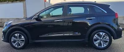 Vendo Kia e-Niro 2022 - 23490 EUR, 65800 km - AUTO.MOTO.pt