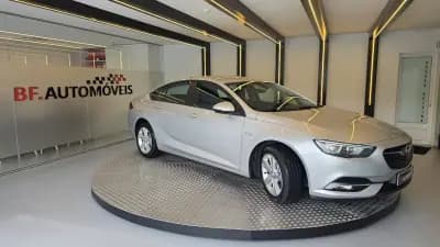Sell Opel Insignia Grand Sport 2018 - 12900 EUR, 149839 km - AUTO.MOTO.pt