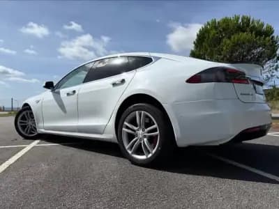 Vendo Tesla Model S 2015 - 27500 EUR, 162000 km - AUTO.MOTO.pt