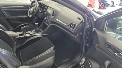 Sell Renault Mégane 2017 - 13900 EUR, 106866 km - AUTO.MOTO.pt