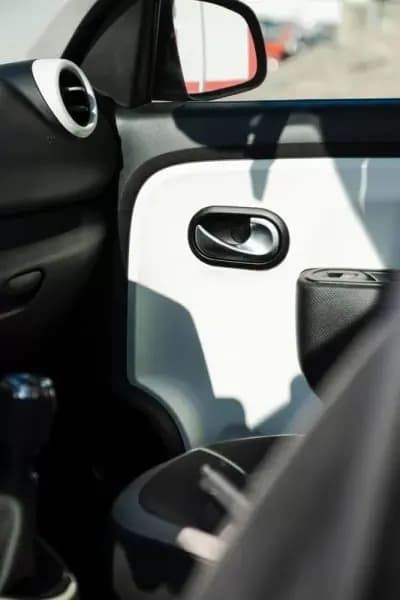 Vendo Renault Twingo 2020 - 10000 EUR, 80000 km - AUTO.MOTO.pt