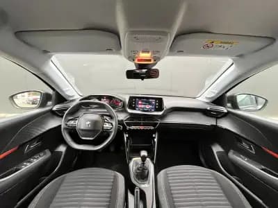 Vendo Peugeot 208 2023 - 13750 EUR, 62065 km - AUTO.MOTO.pt