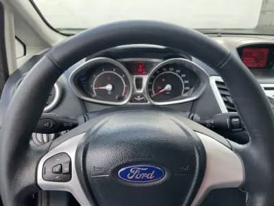 Sell Ford Fiesta 2011 - 7500 EUR, 91446 km - AUTO.MOTO.pt