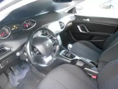 Vendo Peugeot 308 SW 2019 - 13900 EUR, 120232 km - AUTO.MOTO.pt