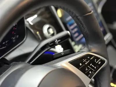 Sell Mercedes-Benz GLC 300 2024 - 66500 EUR, 12000 km - AUTO.MOTO.pt