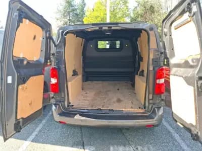 Vendo Peugeot Expert 2021 - 17990 EUR, 190844 km - AUTO.MOTO.pt