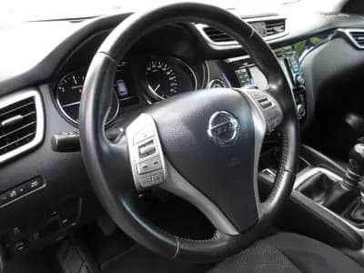 Vendo Nissan Qashqai 2015 - 13490 EUR, 216000 km - AUTO.MOTO.pt