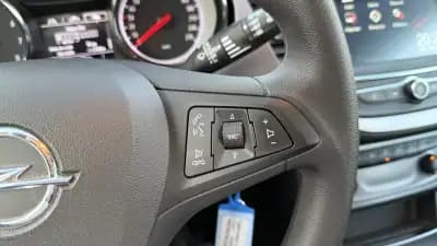 Vendo Opel Astra Sports Tourer 2021 - 11640 EUR, 149717 km - AUTO.MOTO.pt