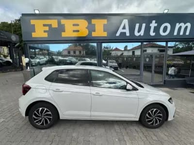 Vendo Volkswagen Polo 2022 - 18900 EUR, 75579 km - AUTO.MOTO.pt