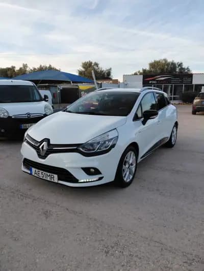 Vendo Renault Clio 2020 - 12980 EUR, 59000 km - AUTO.MOTO.pt