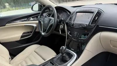 Vendo Opel Insignia 2016 - 13500 EUR, 164000 km - AUTO.MOTO.pt