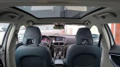 Sell Volvo V40 2013 - 11400 EUR, 182000 km - AUTO.MOTO.pt