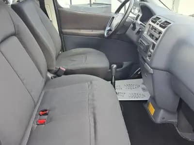 Sell Toyota HiAce 2010 - 12500 EUR, 331380 km - AUTO.MOTO.pt