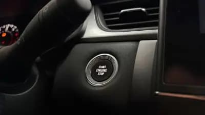 Vendo Renault Captur 2022 - 16490 EUR, 100230 km - AUTO.MOTO.pt