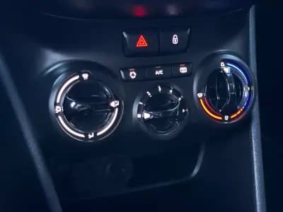 Vendo Peugeot 2008 2019 - 13250 EUR, 90000 km - AUTO.MOTO.pt