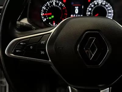 Vendo Renault Clio 2022 - 13990 EUR, 72588 km - AUTO.MOTO.pt